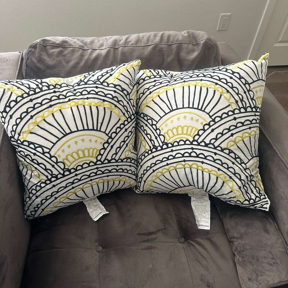 Trina Turk 2 piece set of  decor pillows -NWT